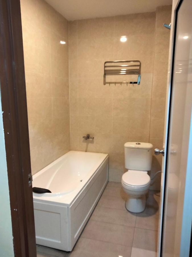 Pine Hotel Batu Gajah Eksteriør billede