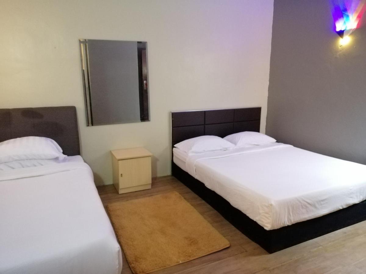 Pine Hotel Batu Gajah Eksteriør billede